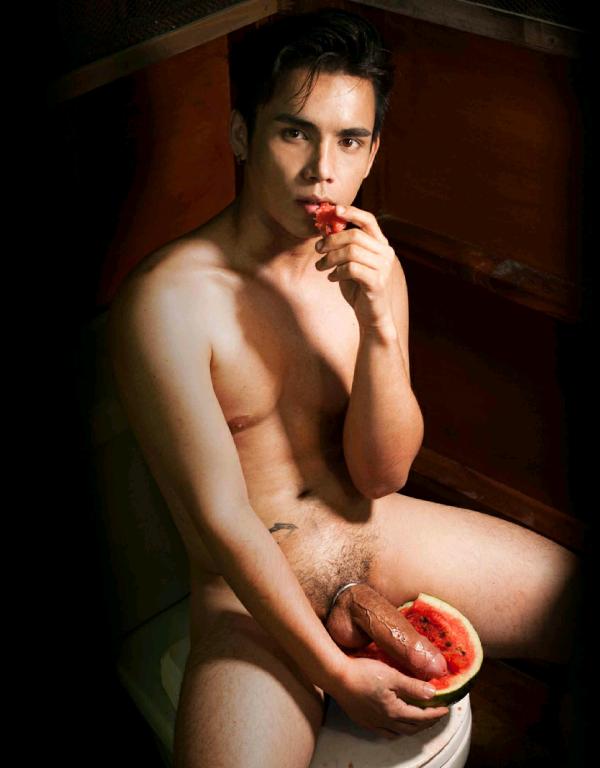 MAN-OMG-7---JOEY-RAINING-BOY